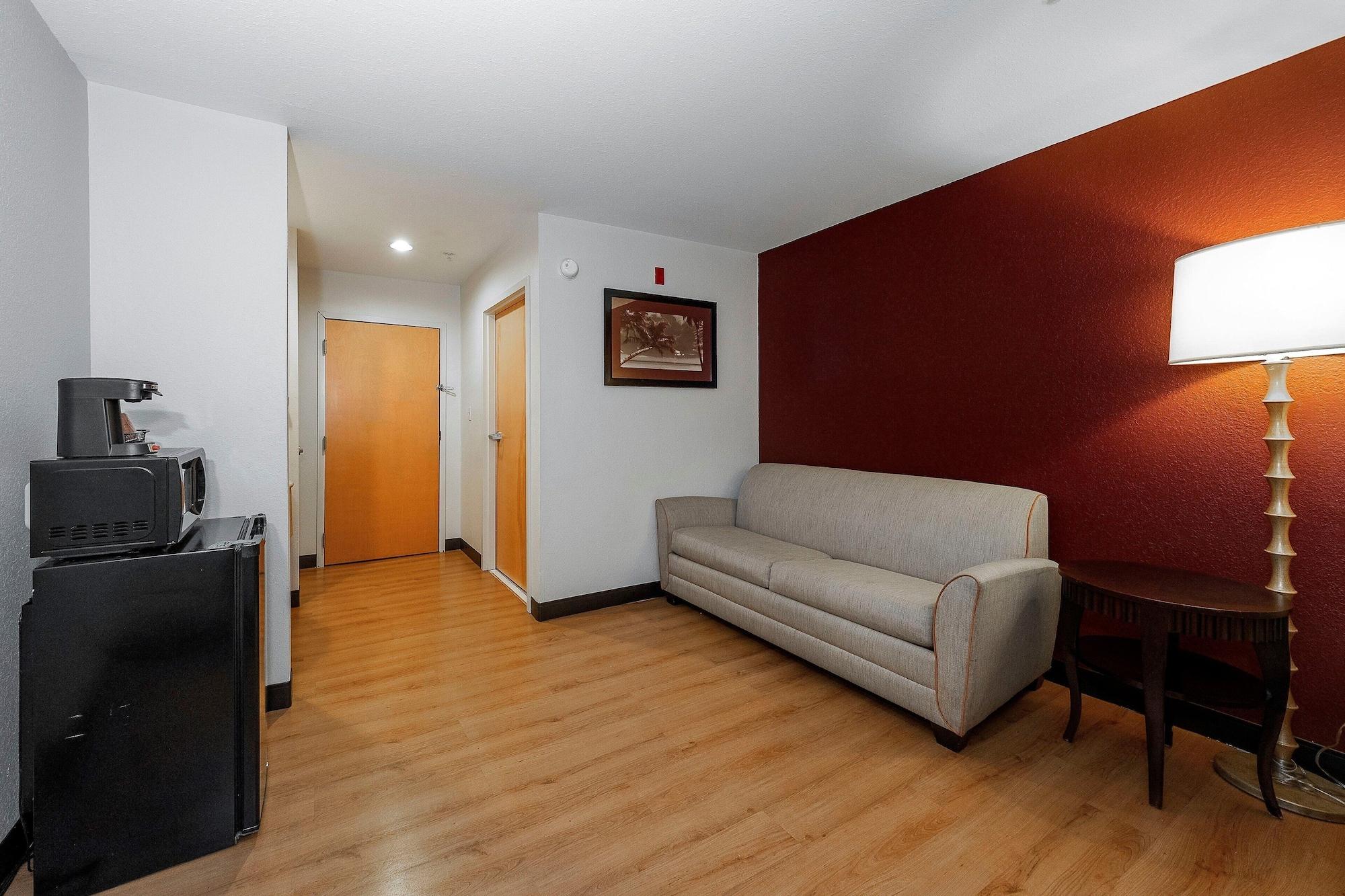 Red Roof Inn & Suites Biloxi - Ocean Springs מראה חיצוני תמונה