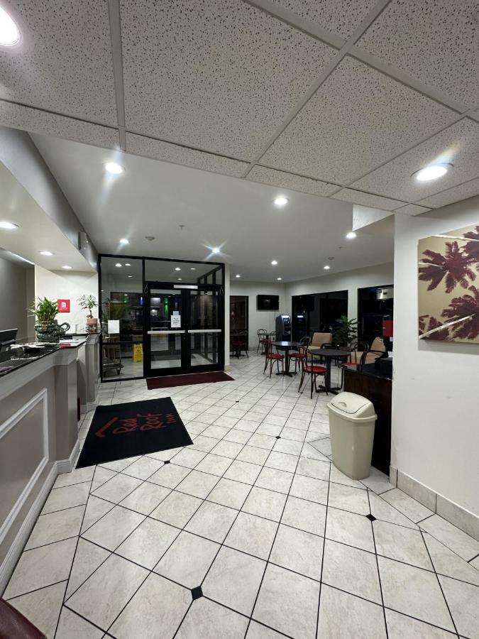 Red Roof Inn & Suites Biloxi - Ocean Springs מראה חיצוני תמונה