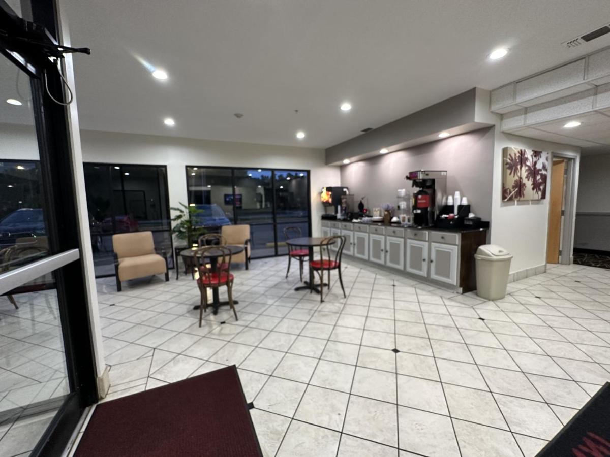 Red Roof Inn & Suites Biloxi - Ocean Springs מראה חיצוני תמונה