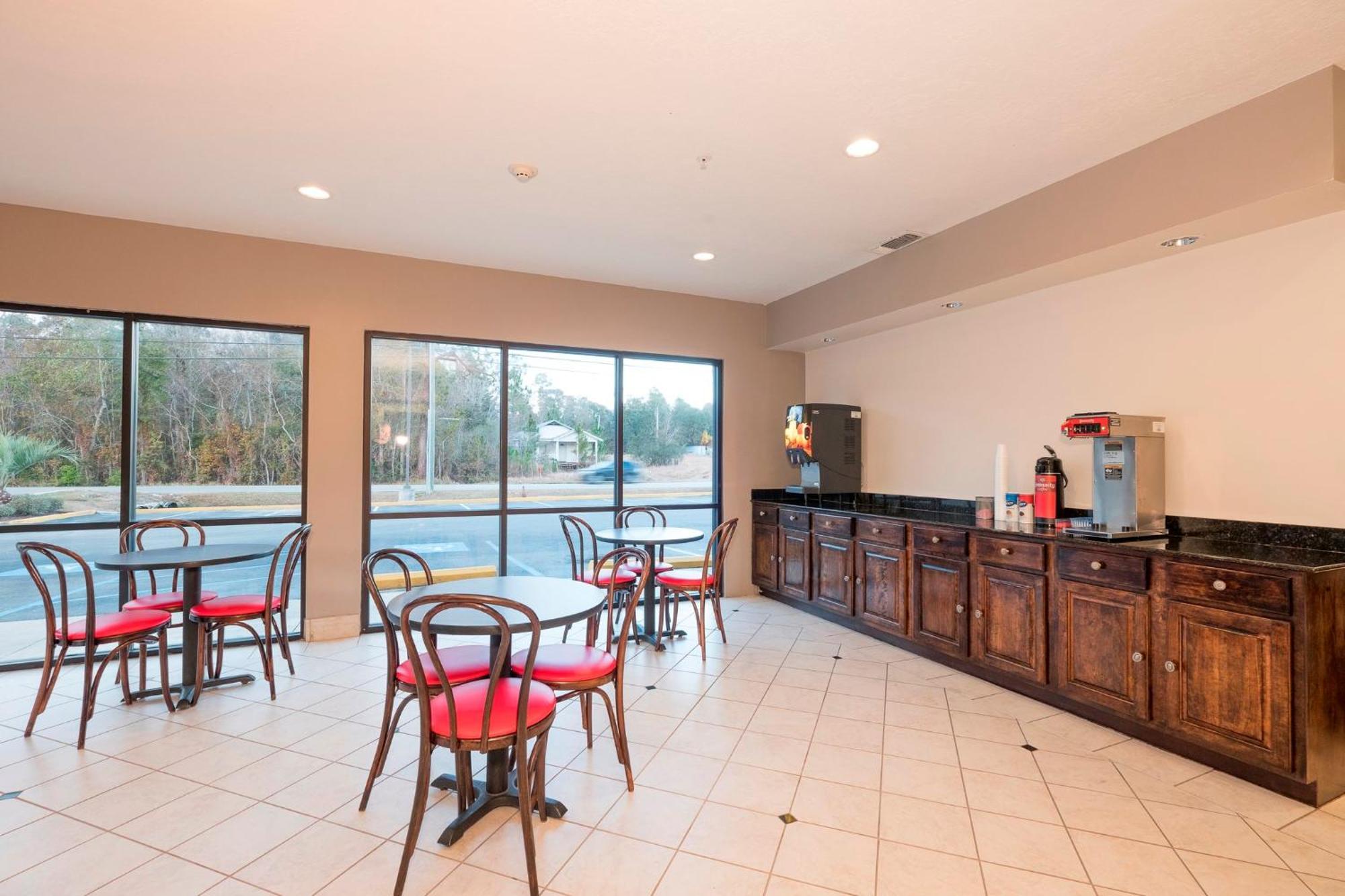 Red Roof Inn & Suites Biloxi - Ocean Springs מראה חיצוני תמונה