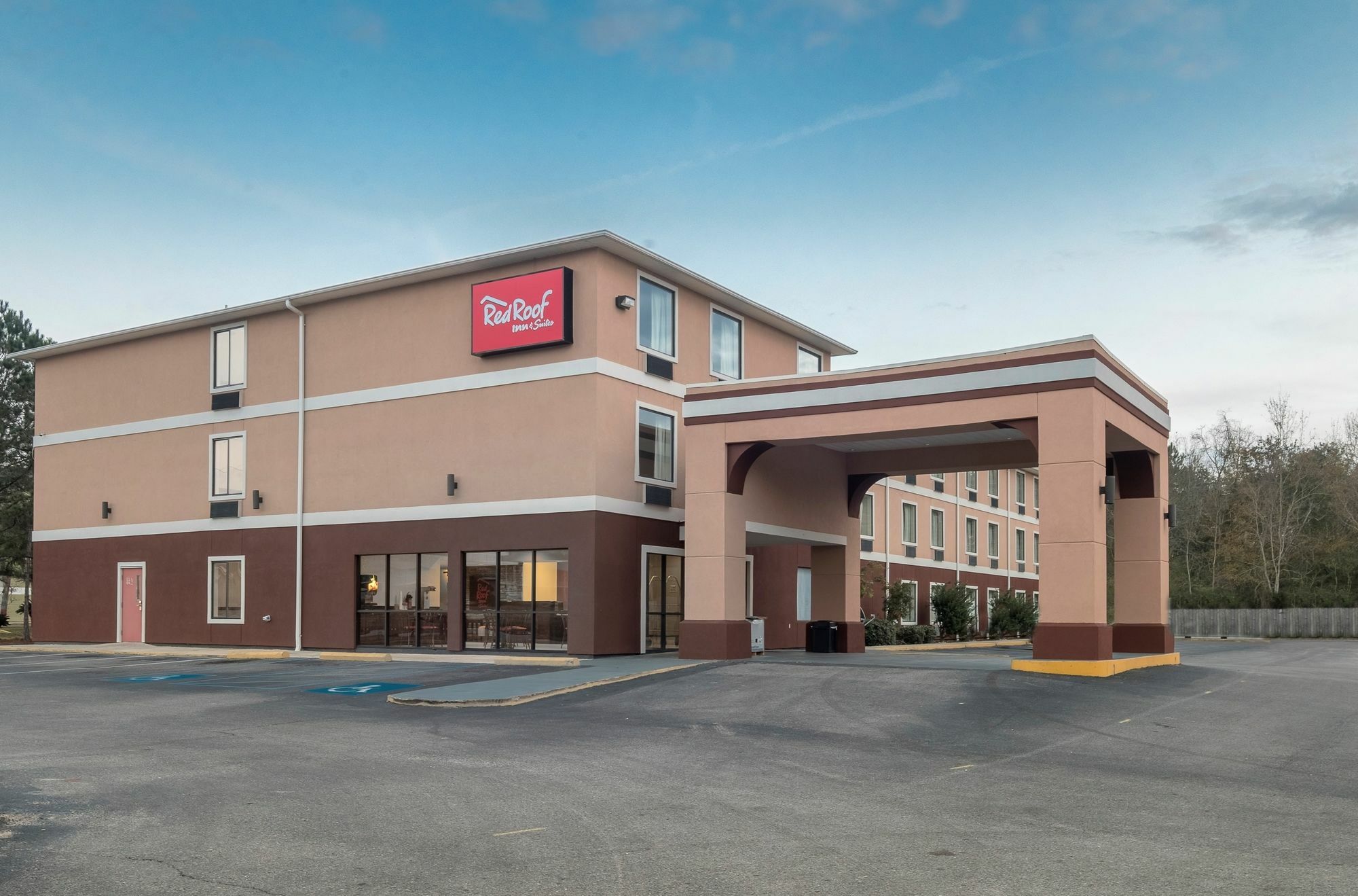 Red Roof Inn & Suites Biloxi - Ocean Springs מראה חיצוני תמונה